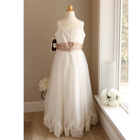Girls Formal Ivory Tulle Embroidered Lace Champagne Bow Sash Size 14 NWT - Picture 9 of 9